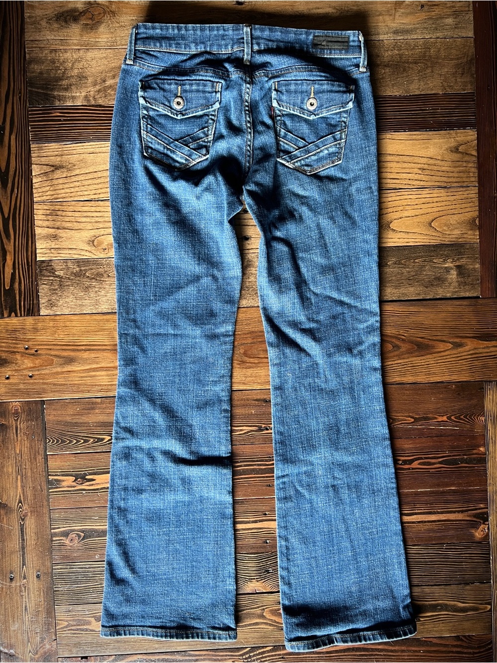 LEVI’s • 547 Platinum Flare Jeans 30” Waist Low Rise Y2K Medium Wash pocket flap - Picture 7 of 16